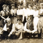 1045 - Blomberg Family Photo, 1915